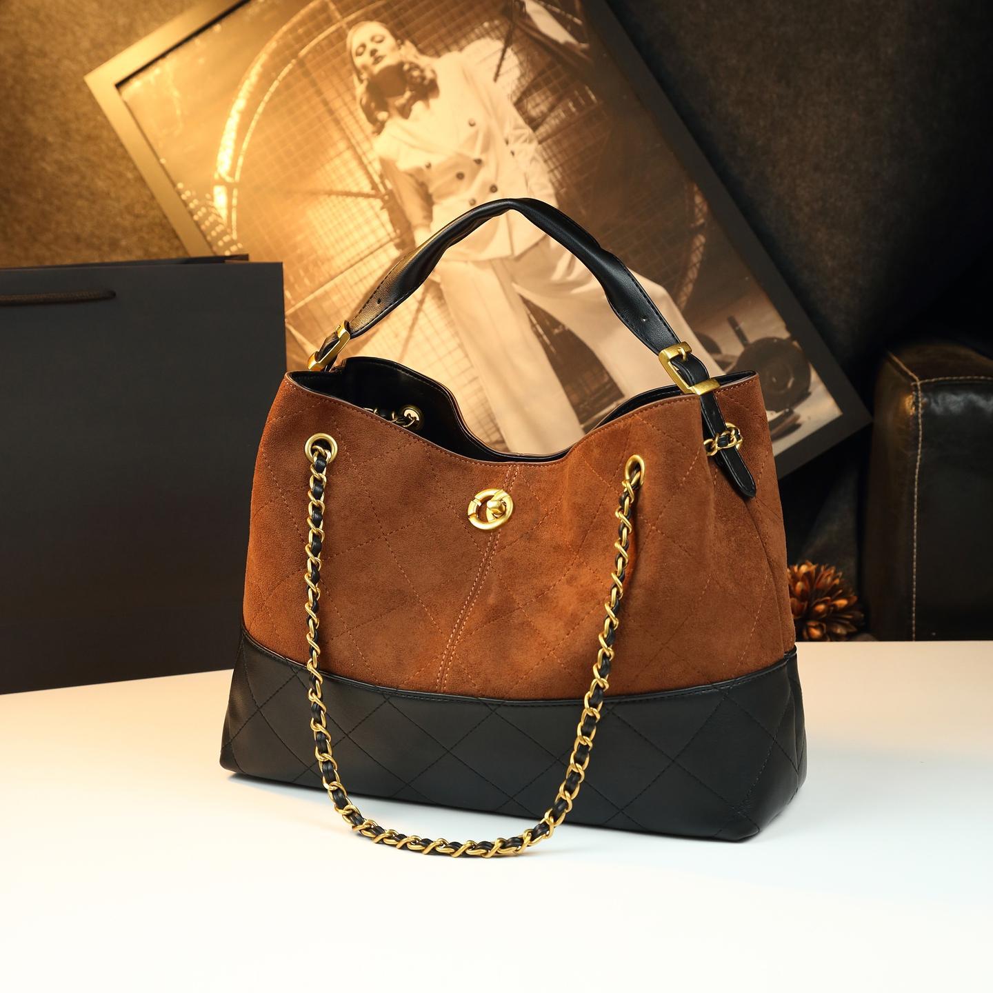 Geanta dama shoulder camel cu lant auriu din piele naturala
